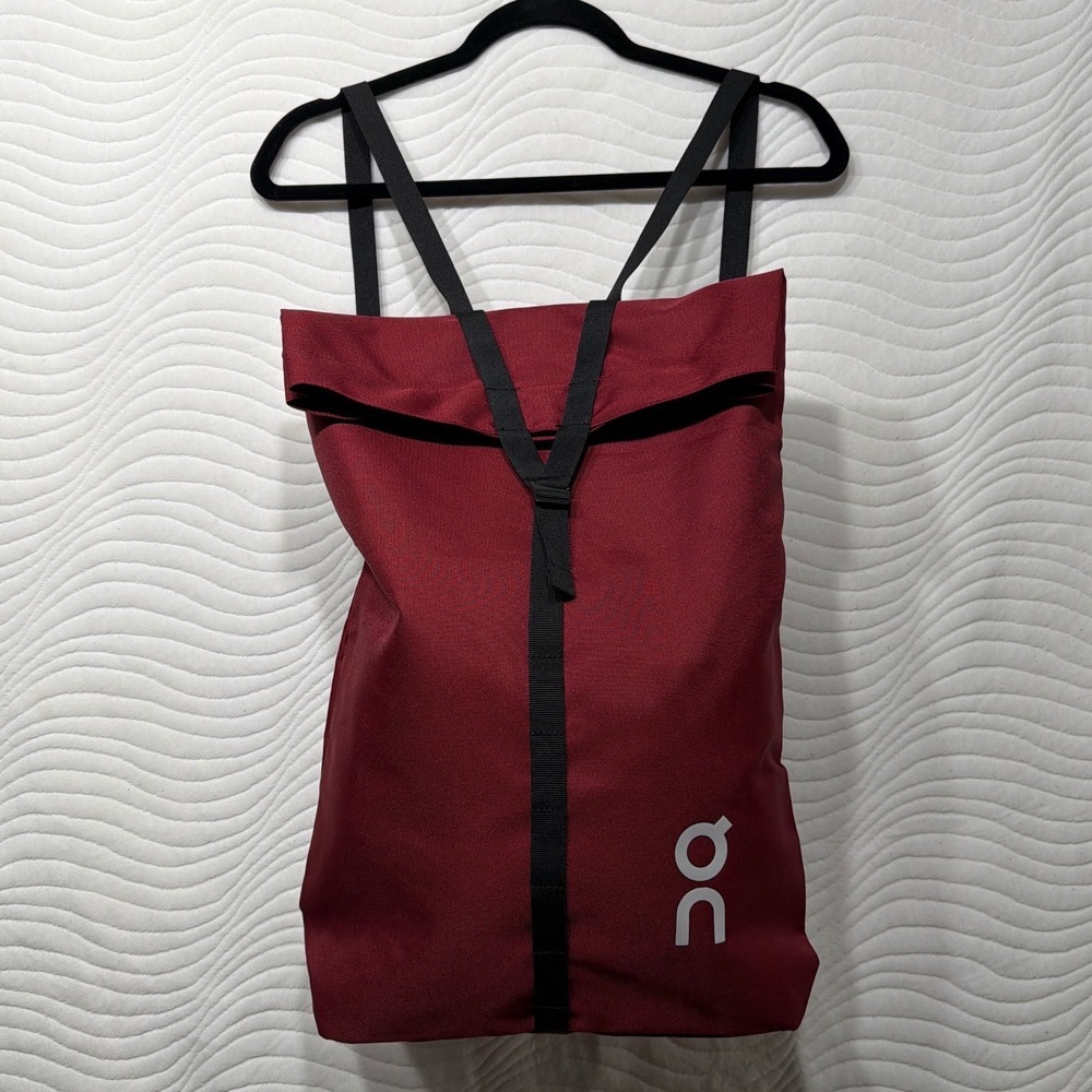 On‎ Cloud Running Packable Roll Top Backpack Burgundy Adjustable Straps Gym Bag